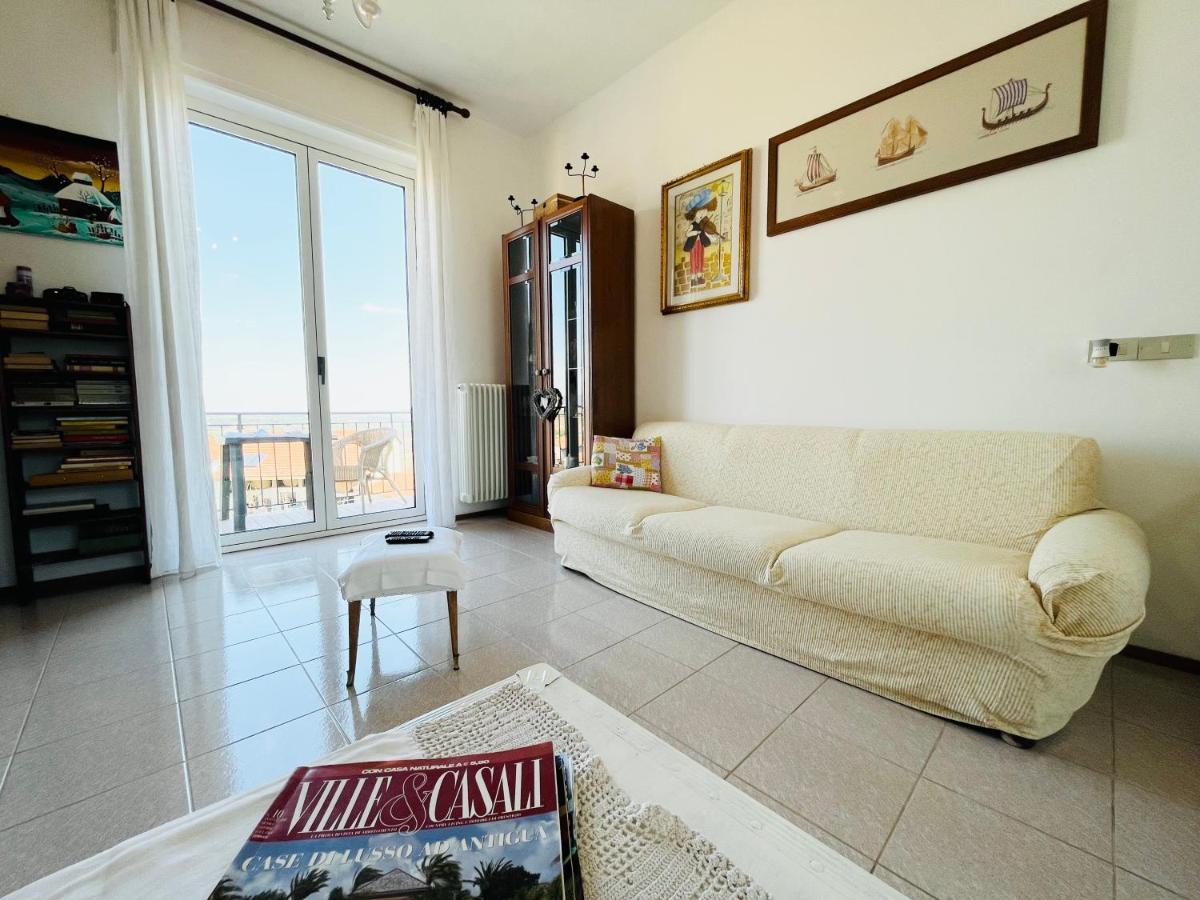 Casa Vacanze Con Vista Panoramica Frassinello Eksteriør billede